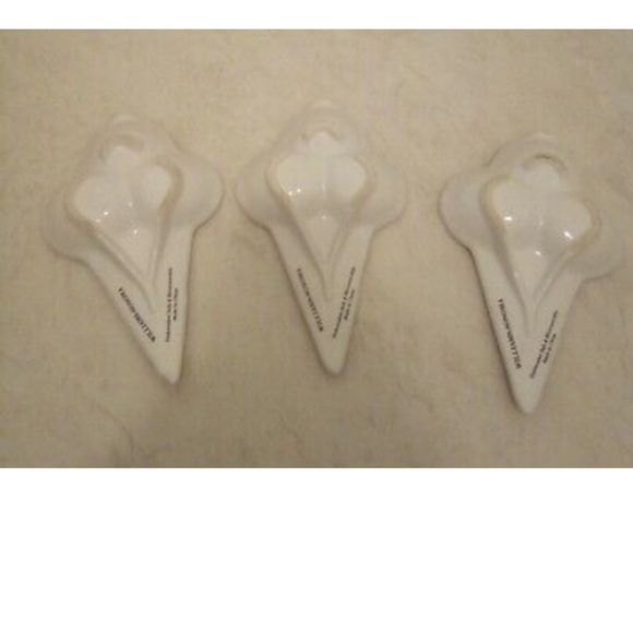 Set of 3 Williams Sonoma Ice cream Shaped Plates - Picture 3 of 4